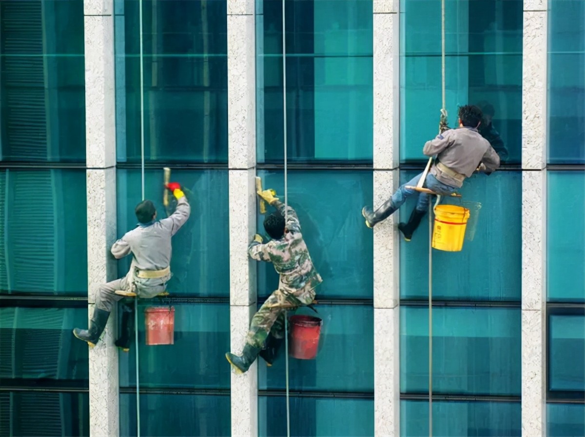 离死亡最近的职业,高空工作坠落死亡事件