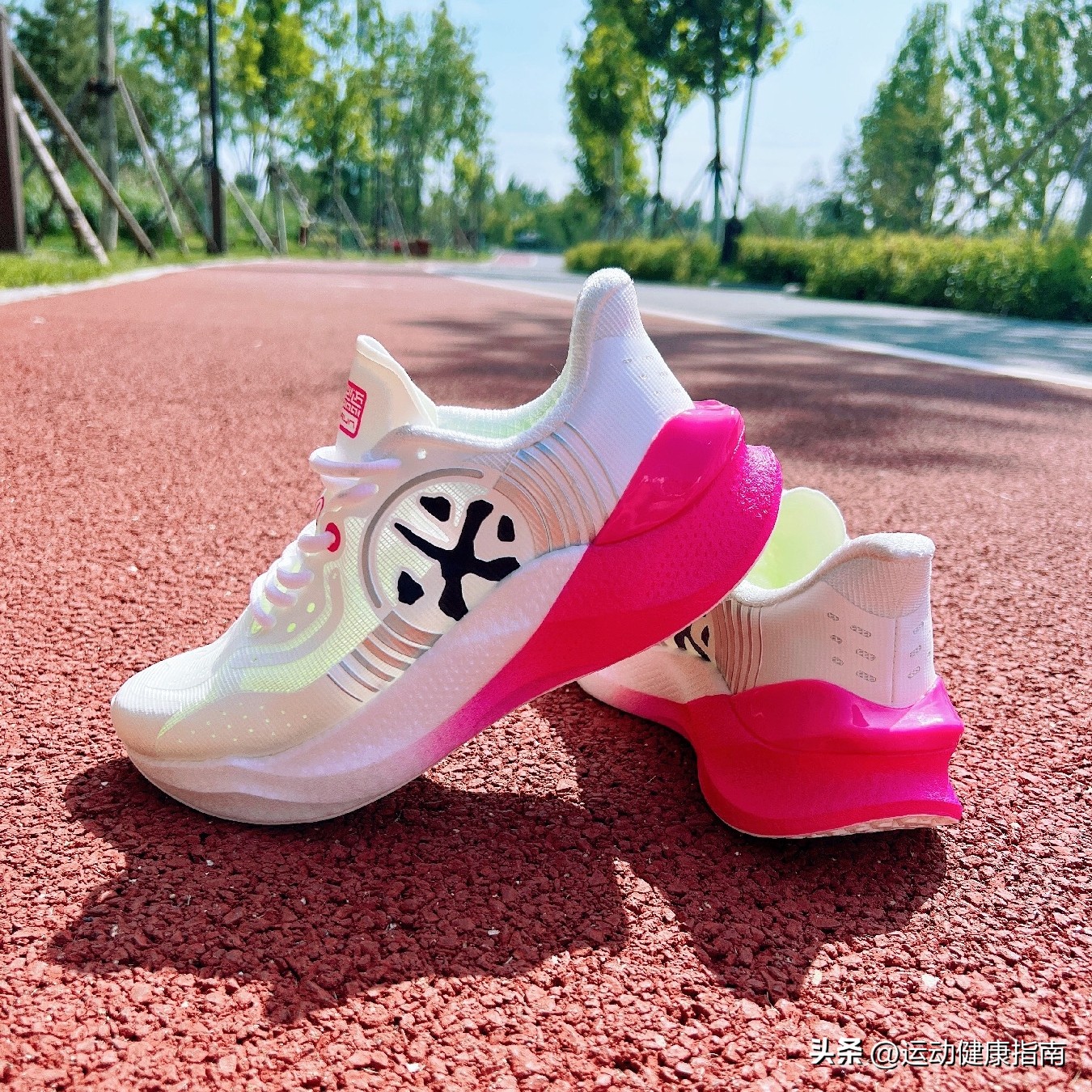 马拉松爱好者爱穿的跑鞋,必迈最强碳板跑鞋