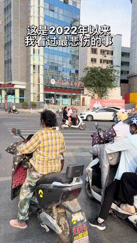 垃圾桶搞笑视频gif,搞笑gif段子塑料袋成精了