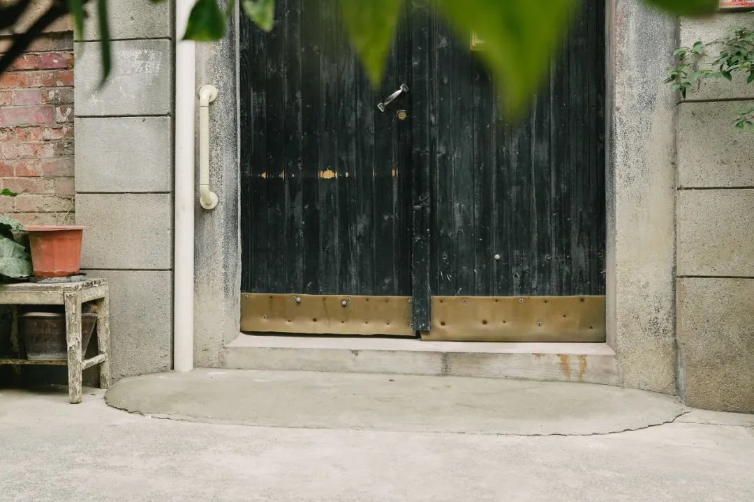 家里老人摔倒该怎么办,家里老人跌倒了买什么东西比较好