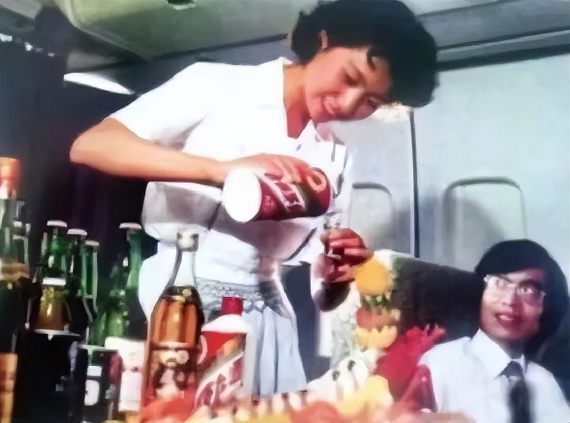 盘点万米高空味蕾体验进化史,太空方便餐又藏了多少惊喜