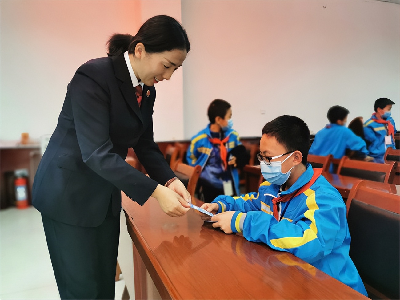 双百政法英模张克彪的先进事迹,张芳五一巾帼奖章