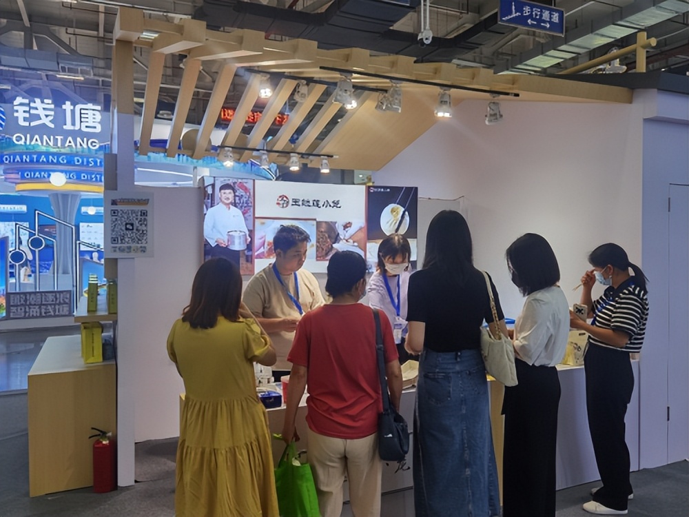 服务体系全覆盖“带货红娘”桐庐县助企业电商驶入转型“快车道”