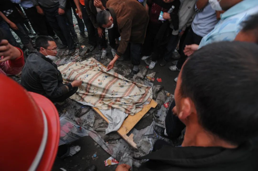 汶川地震13周年这些画面让人泪目,汶川地震感人图片含泪整理