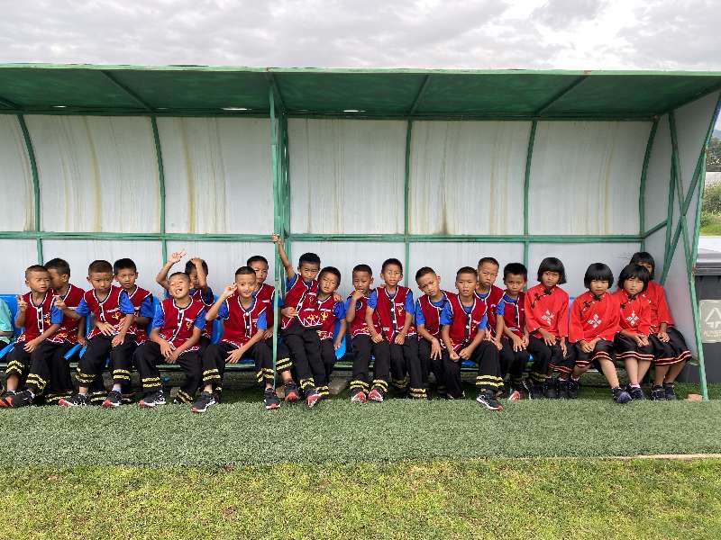 第一次飞出佤山参赛东航助沧源足球小将圆梦夺冠