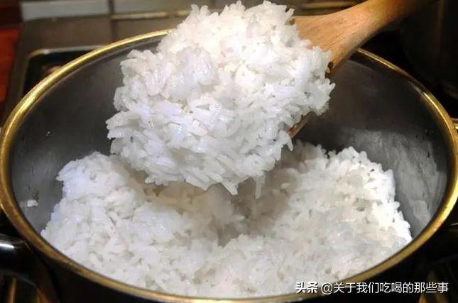 蒸米饭别总加水教你一招,大米放多少水蒸才好吃