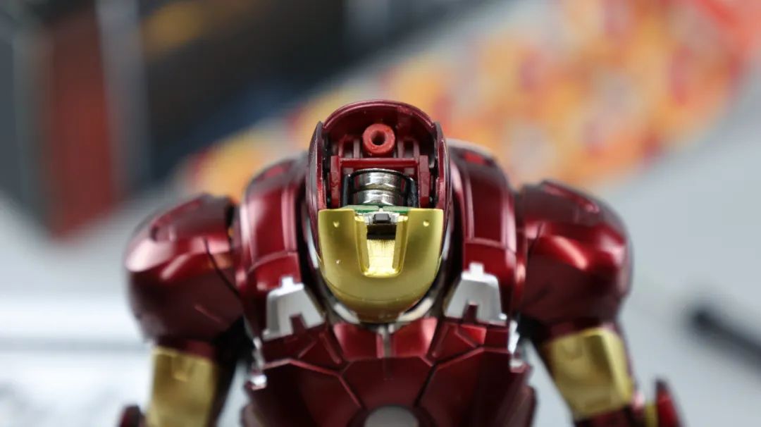 钢铁侠的最强战甲是哪个,钢铁侠最强战甲vs蝙蝠侠最强装甲