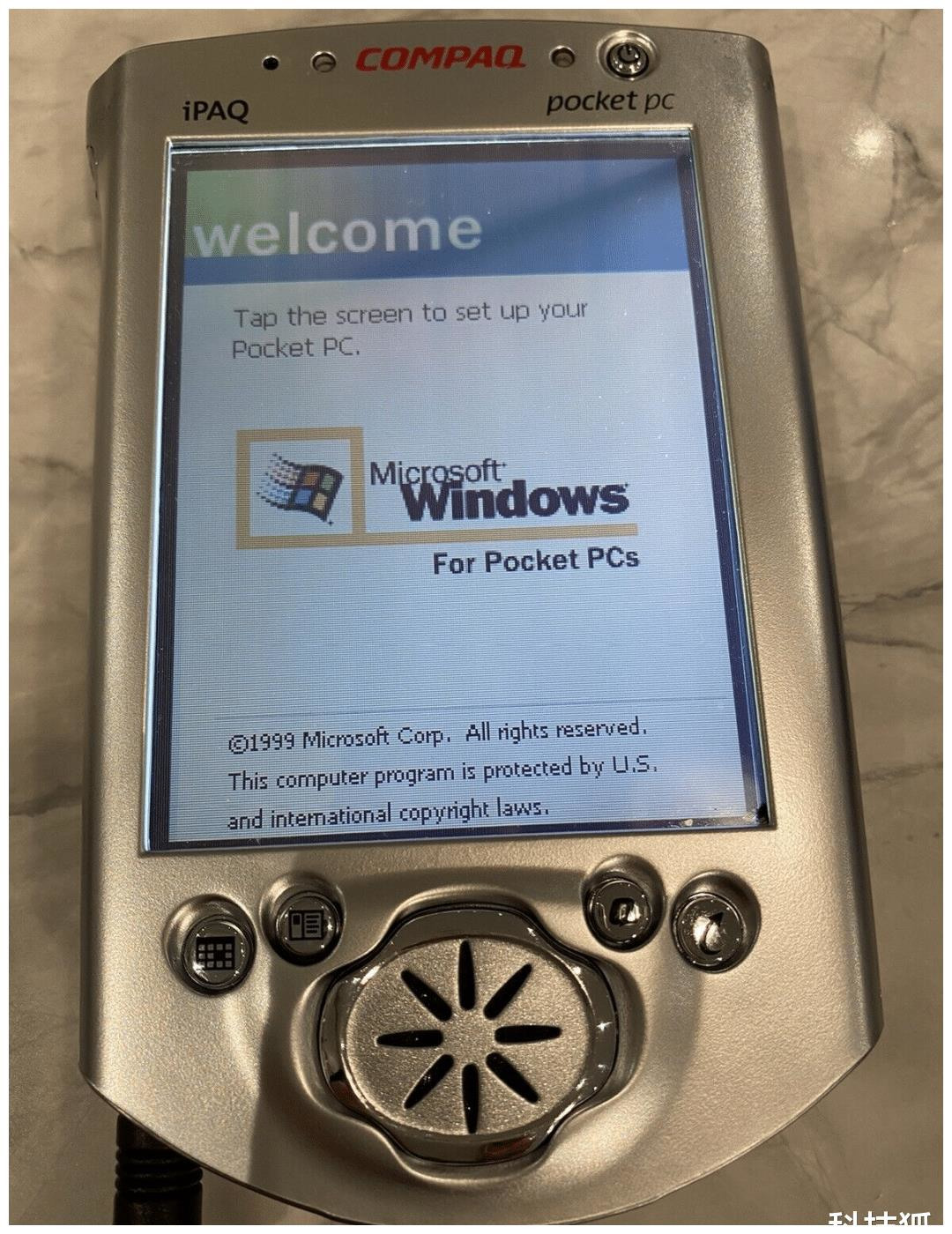 诺基亚被微软放弃的时间,微软诺基亚最后怎样