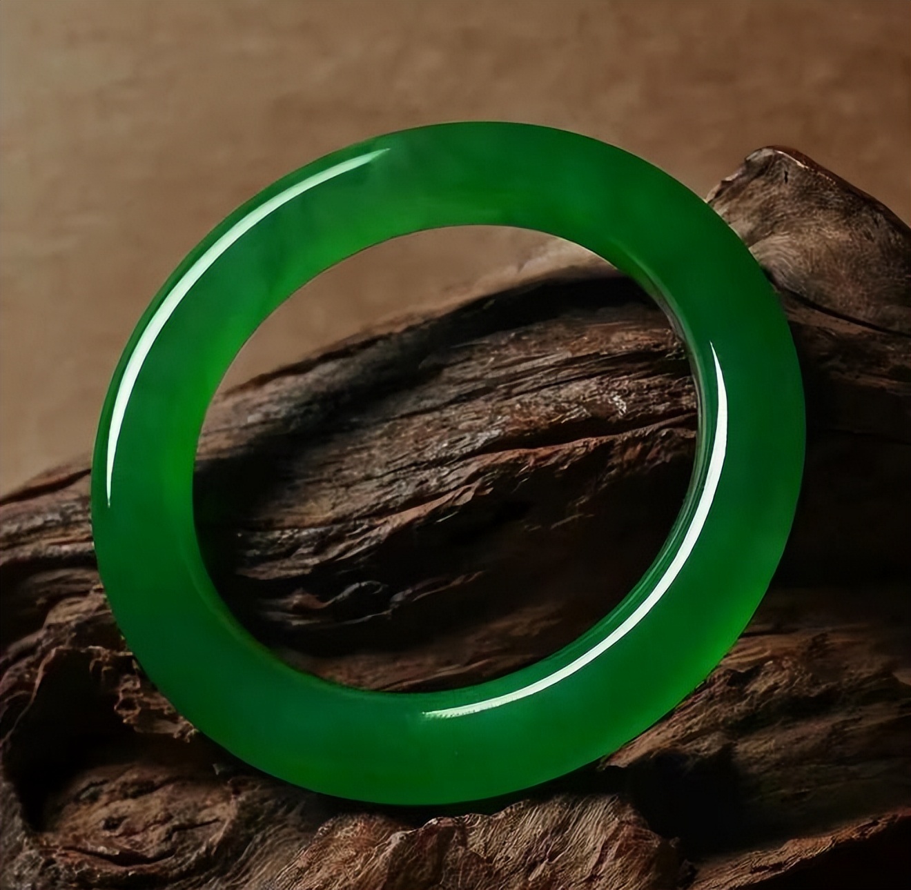 黄金与翡翠哪个更值得收藏,翡翠和黄金哪个投资价值高