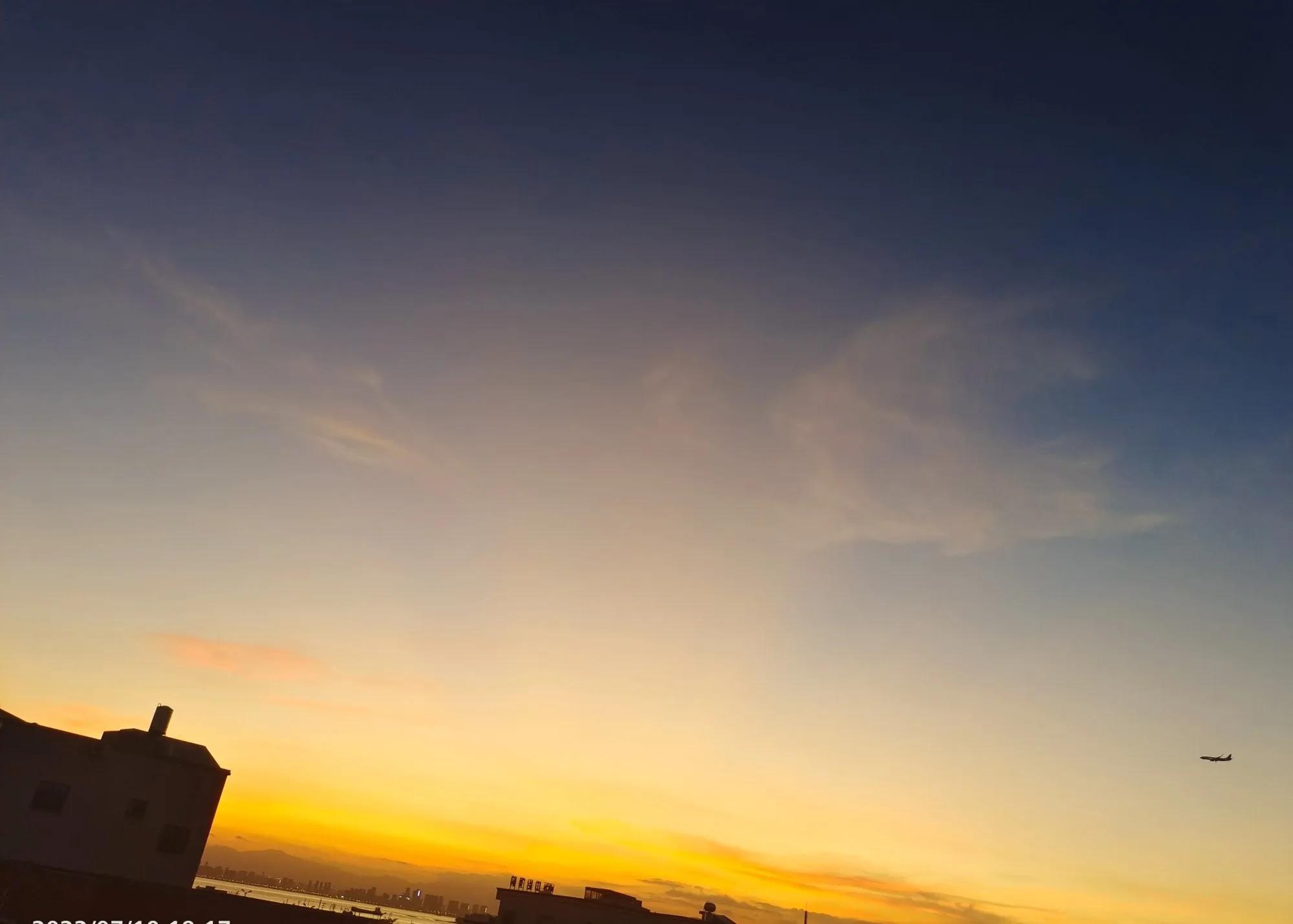 天高云淡深秋风景图片,下雨天看海看风景图片