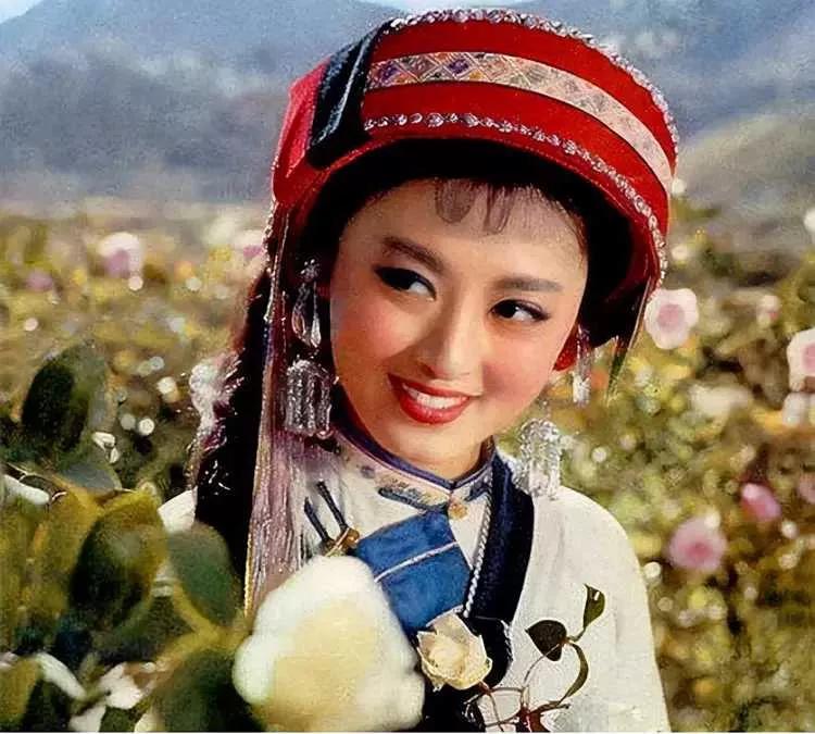 阿诗玛阿黑是谁演的 (阿诗玛与阿黑的爱情照片)