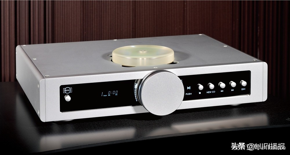评B.M.C.AudioBDCD2CD机与PureAmp合并功放宽松大气的姿态