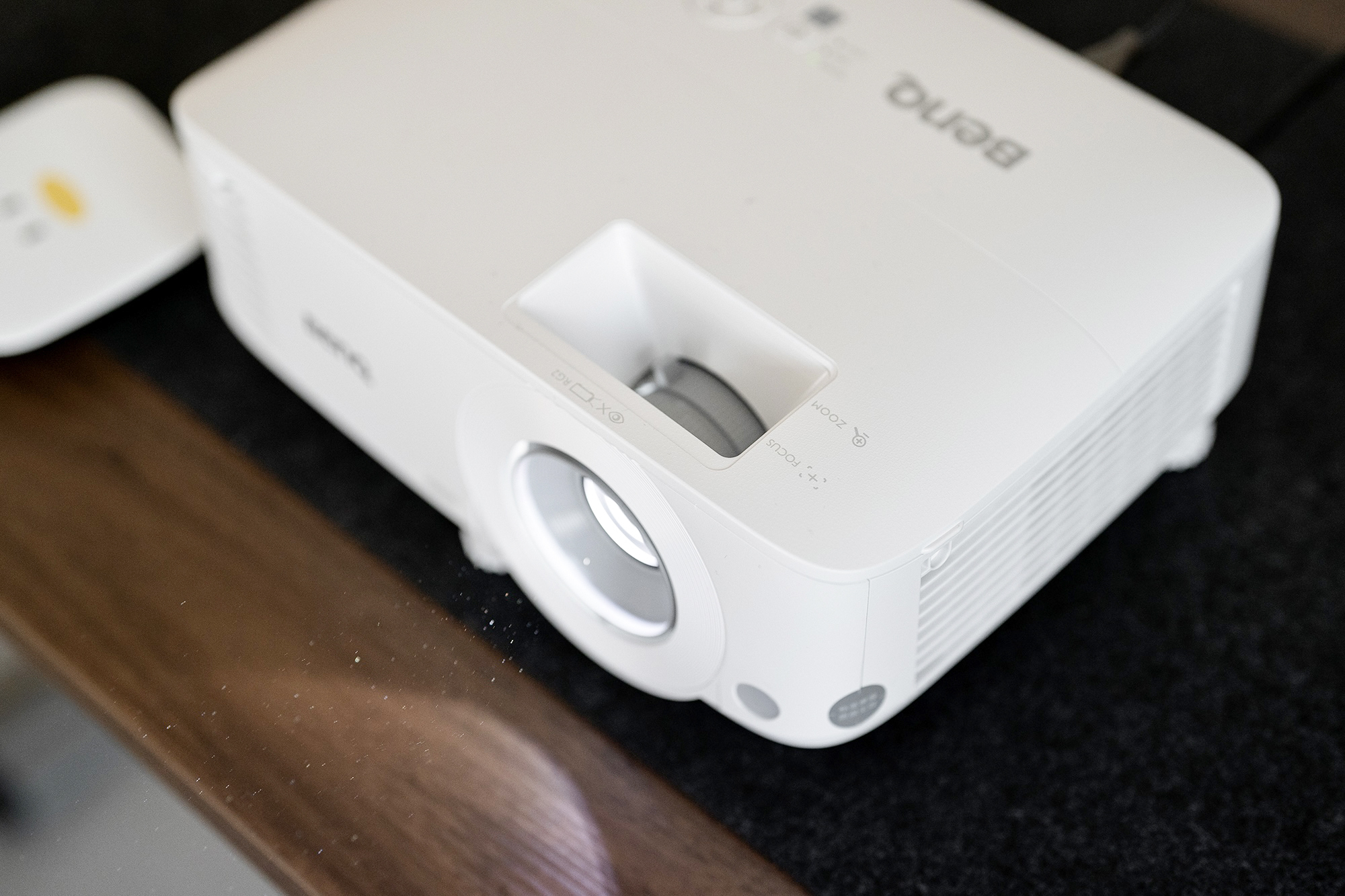 明基入门1080p投影仪,适合网课学习的家用投影仪