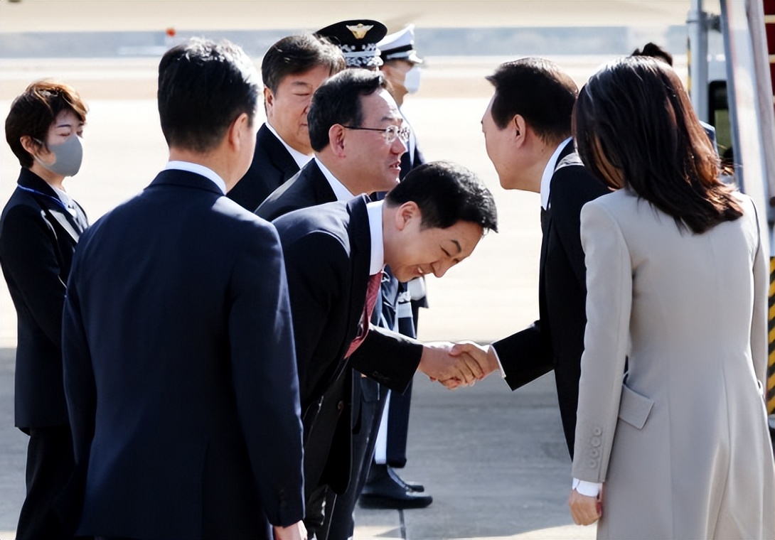 韩第一夫人访美韩服造型,韩第一夫人着装