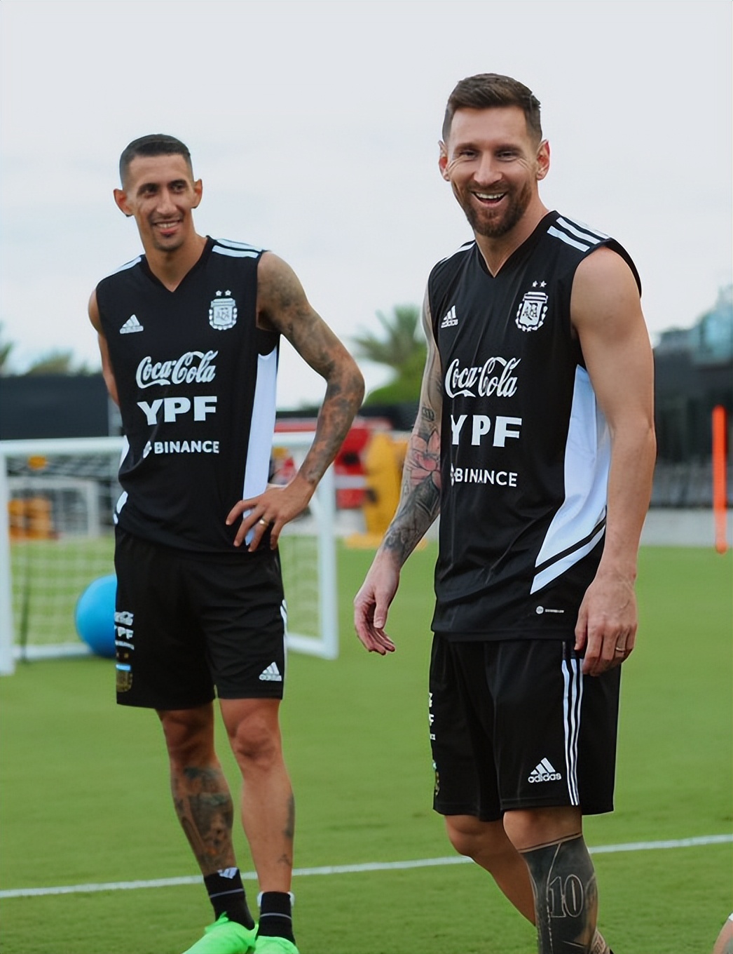 梅西迪马利亚大巴黎训练,迪马利亚劳塔罗梅西