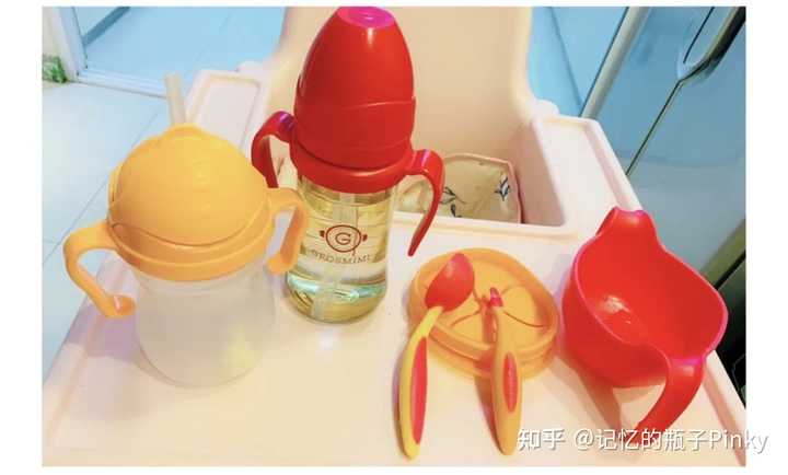 带宝宝旅行时，哪些婴儿用品是必备的？