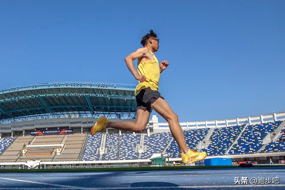 飞影pb3.0和飞影plaid有啥区别,中乔飞影pb3跑鞋