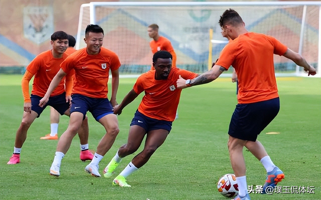 泰山队7名国脚赴国足报到,泰山队入选国足名单