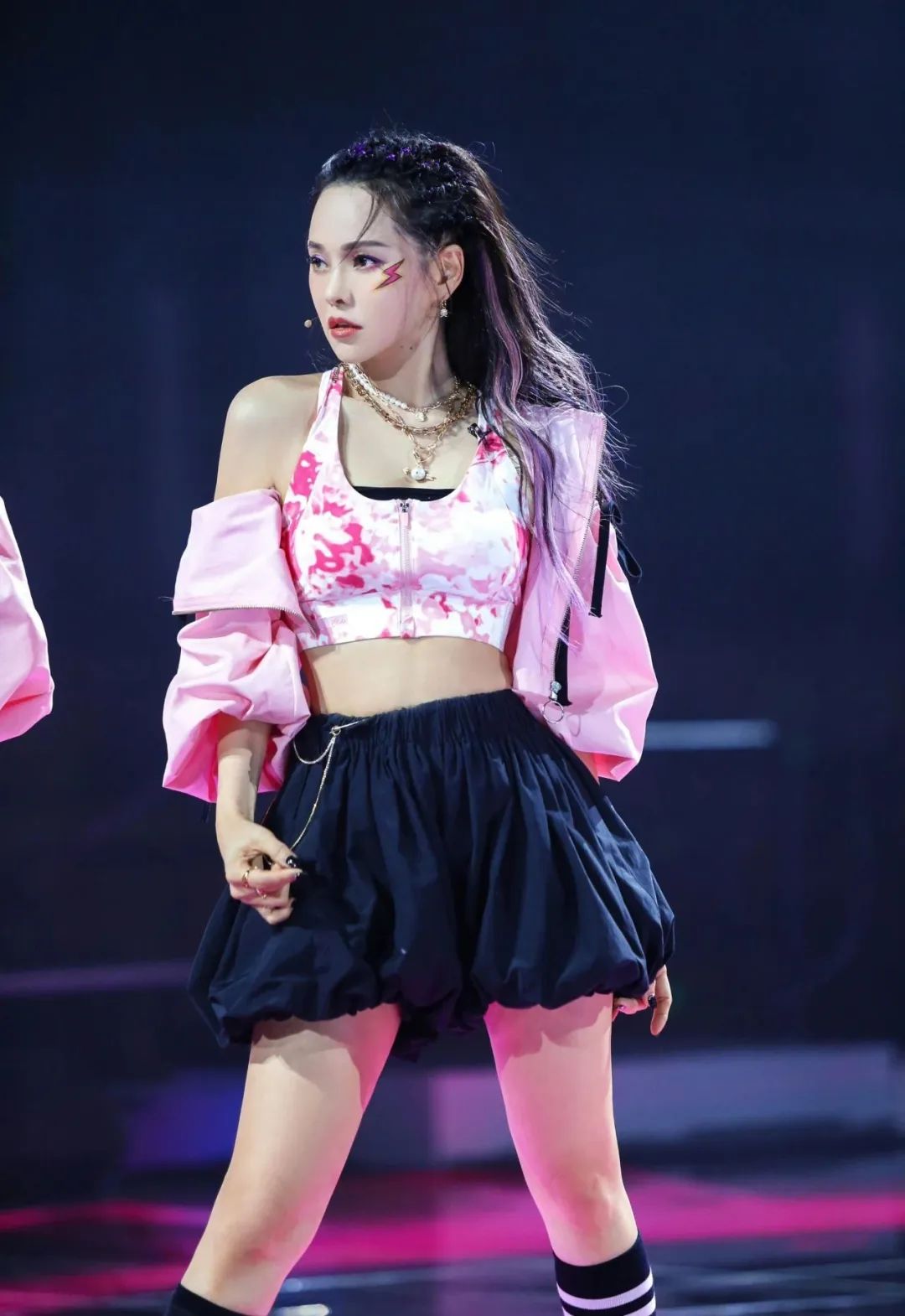 中国第一个女偶像,中国第一代中老年妇女的偶像