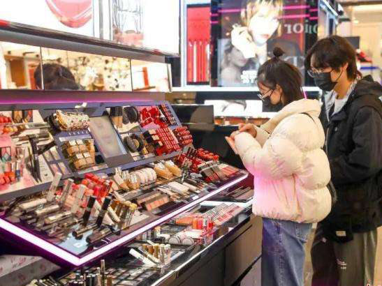 三年做到15亿！从籍籍无名到极速破亿，花西子如何走出破圈之路？