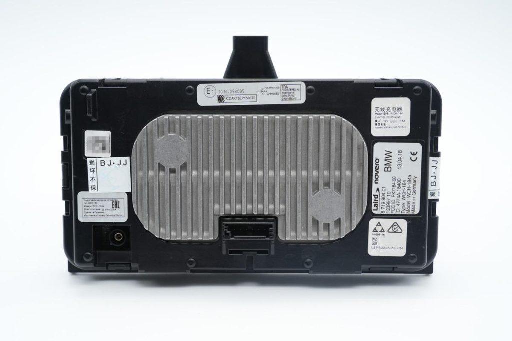 宝马5系无线充电拆解,宝马5系充电器怎么拆