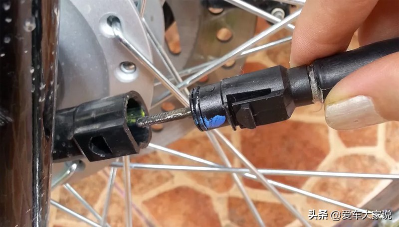 以前的汽车迈速表,车速表怎么不动了