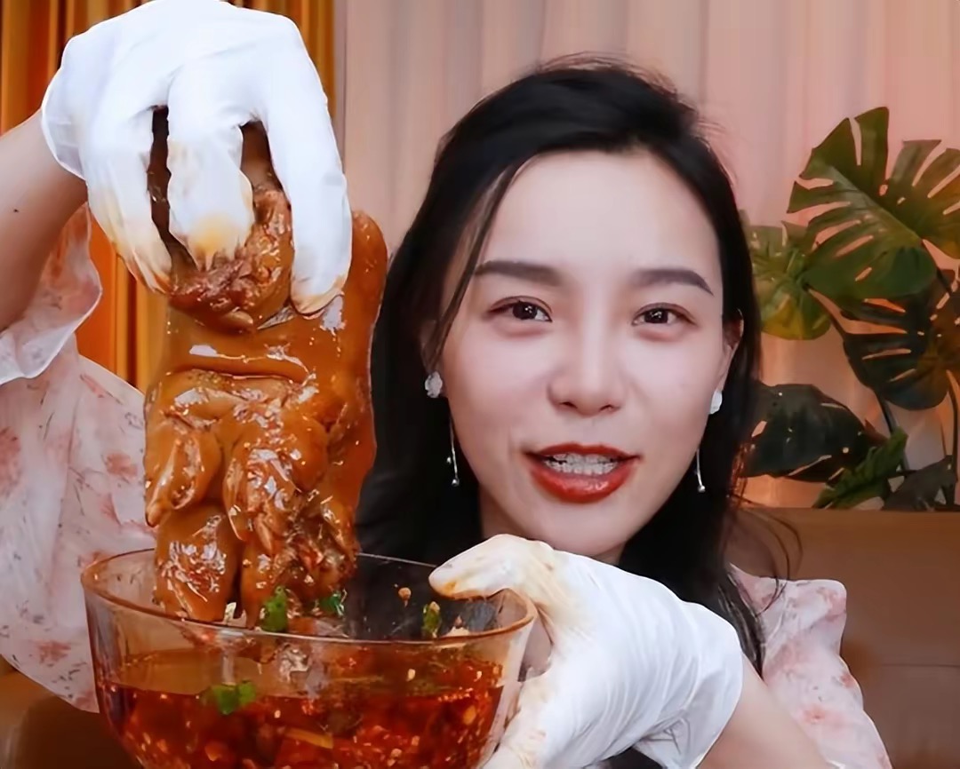 网红小贝饿了路人照曝光,小贝饿了被小网红曝光