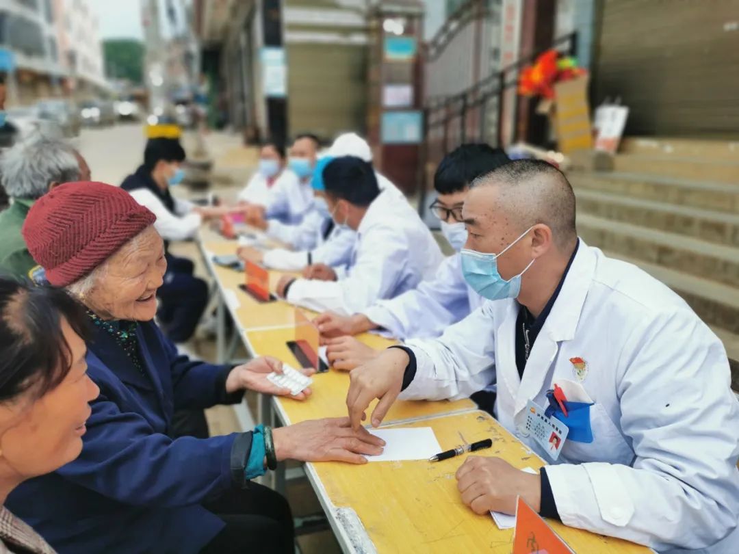 用干部辛苦指数换取群众幸福指数,用辛苦指数换群众幸福指数