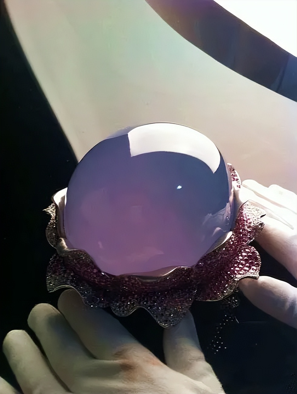 翡翠昭仪之星现存哪里,昭仪之星宝石为什么会见光死