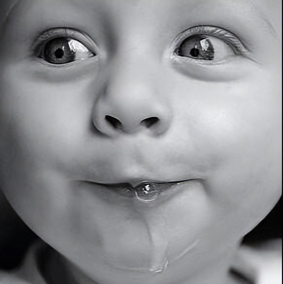 聪明的父母怎么处理宝宝流口水，快看这几个步骤