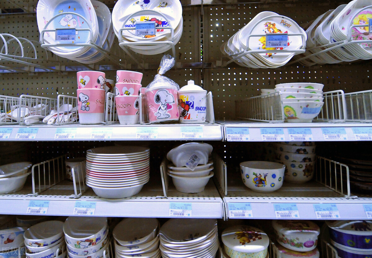 超市里面的仿瓷碗甲醛超标,仿瓷碗释放的甲醛会中毒吗