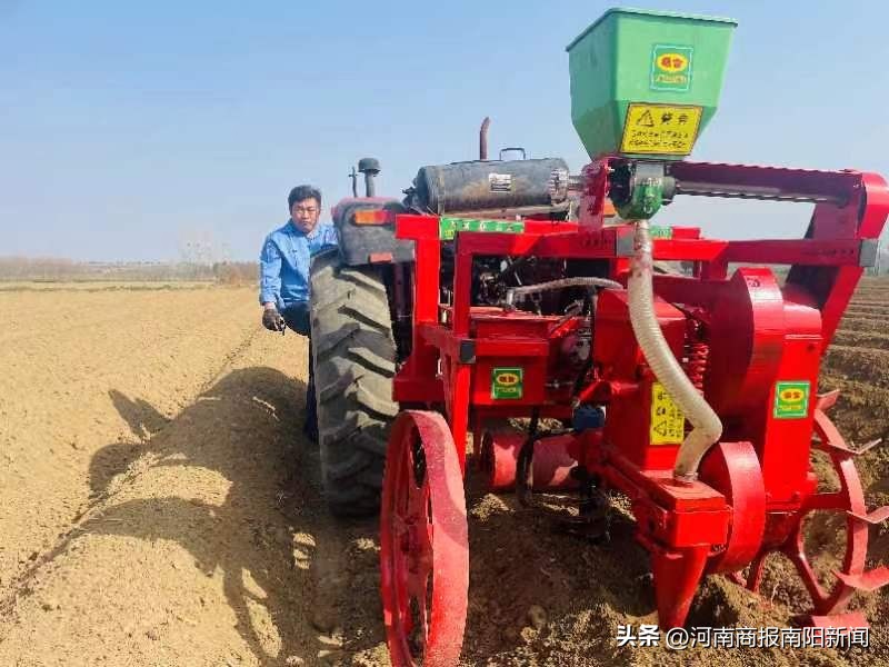 河南方城：“新农机”点亮智“慧”种烟路