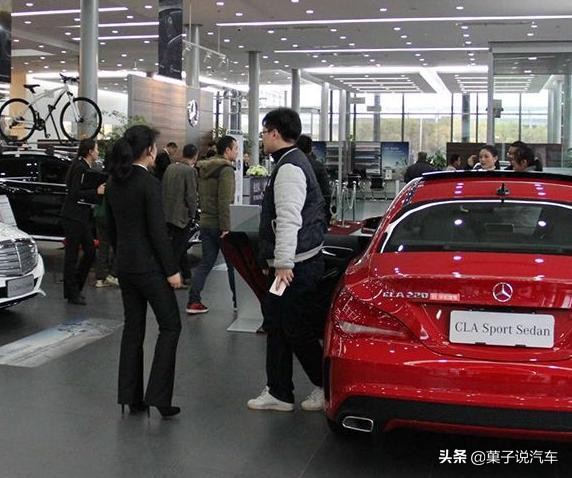 买车时应该选择轿车还是suv,选轿车还是选suv比较合适