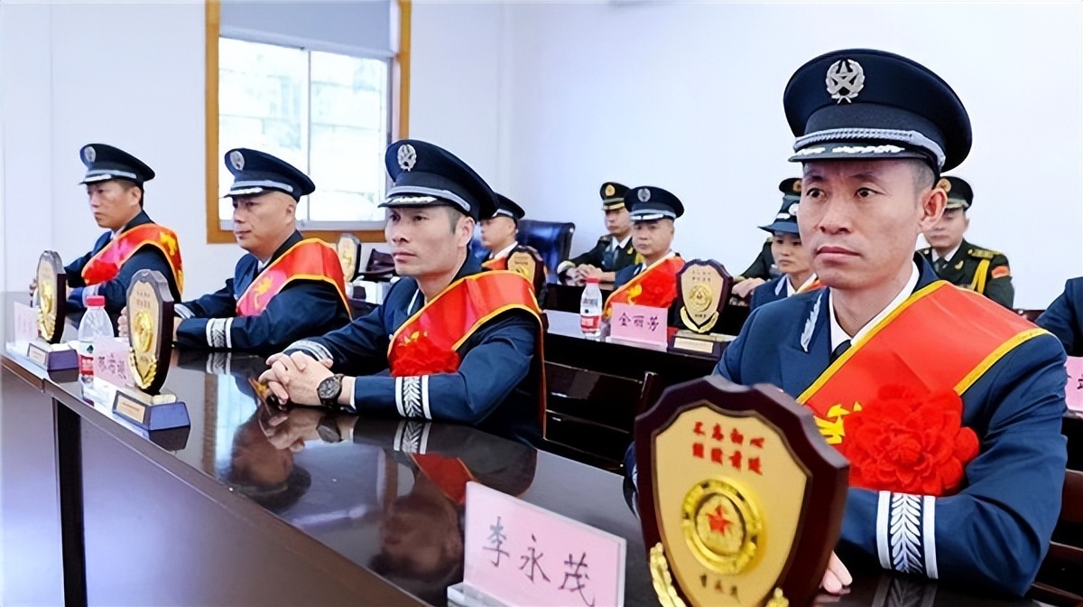 军队文职金饭碗今年报名机会多,中国人民解放军文职是铁饭碗吗