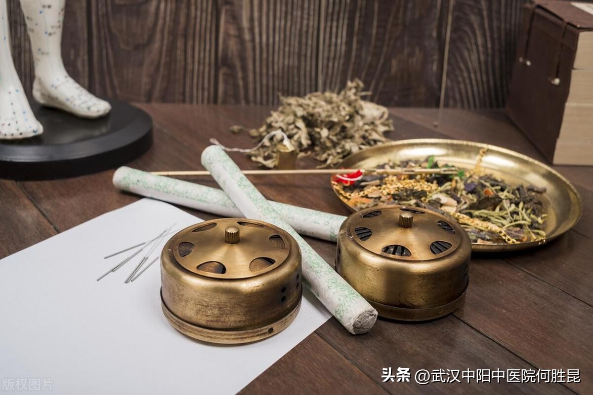 脖子后面长了黑痣老是长脓,脖子后面脓包没有脓了都是血