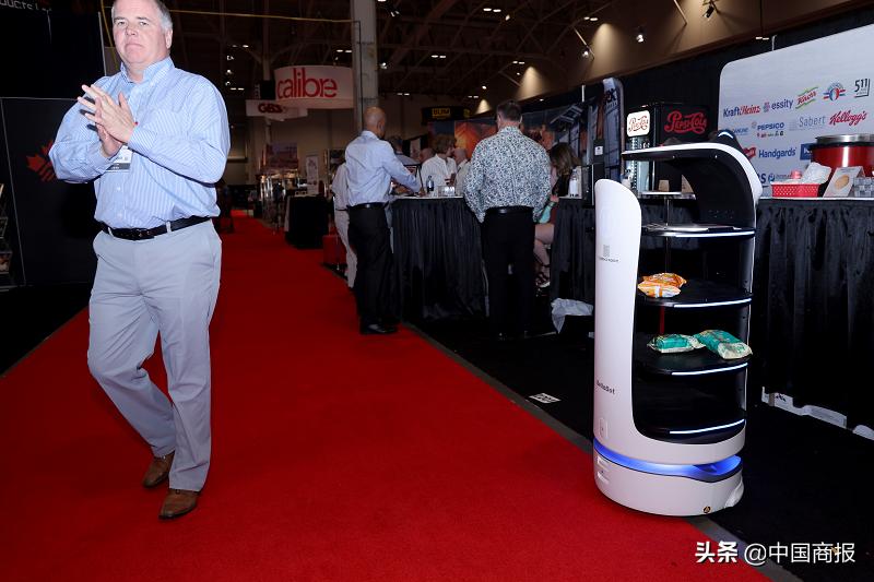 高效率低成本零售巨头拥抱机器人,全自动零售机器人