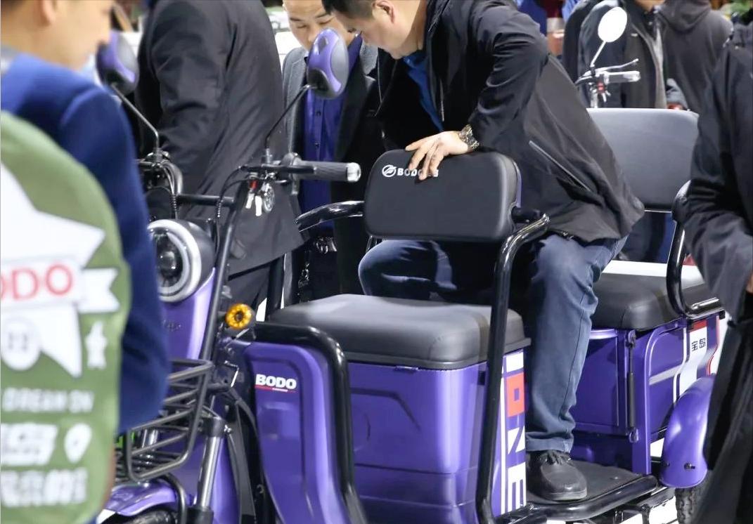 老年小三轮车能上牌吗,小三轮老年代步车