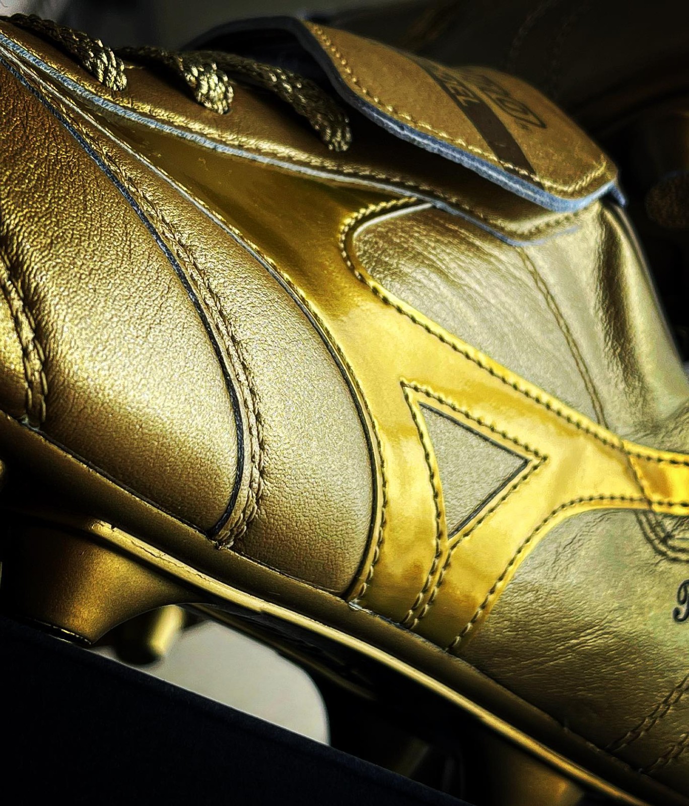 五大联赛穿美津浓足球鞋,美津浓engineeredmesh