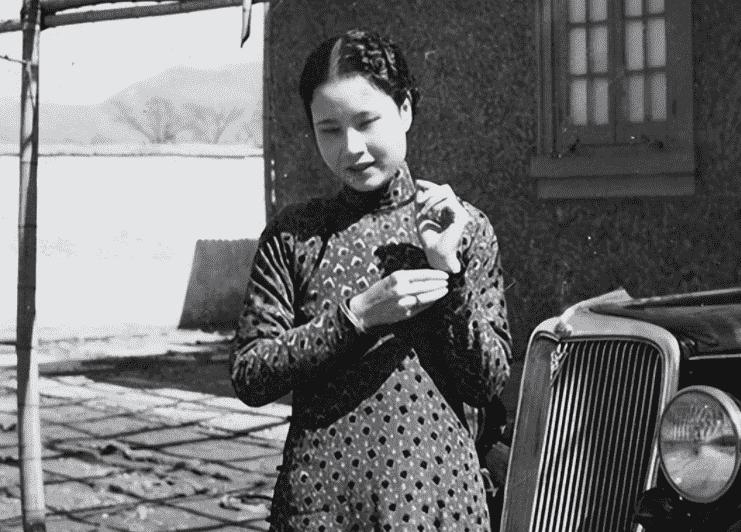 日军日记：*安妇慰**不服从管教，我很愤怒，用*刀刺**插入她的*体下**