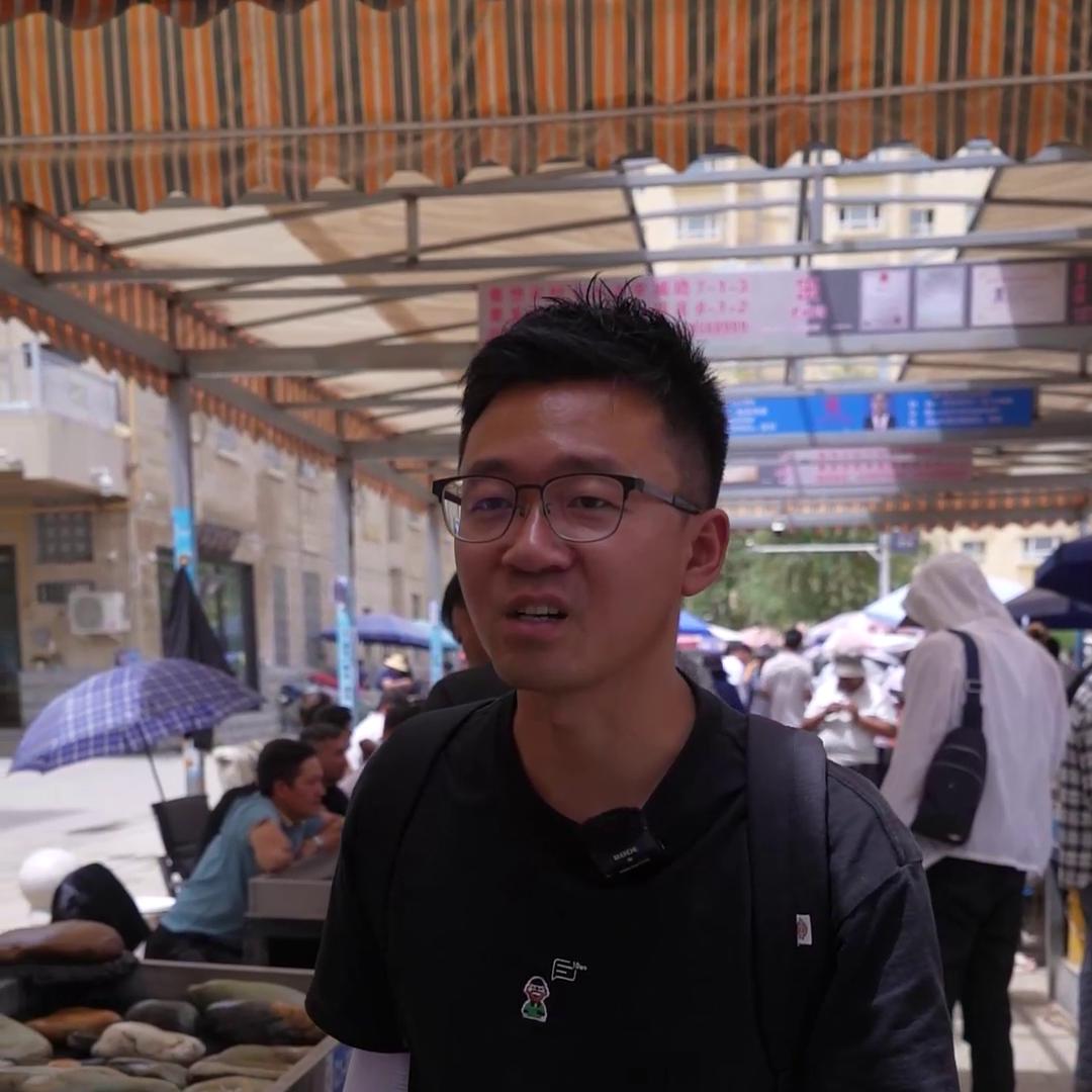 〖NO.239〗收获一枚20克水滴型聚洒金皮黄白种籽料...