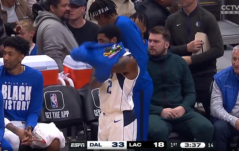 欧文篮网首秀50分超强发挥,欧文独行侠首秀24分4板5助