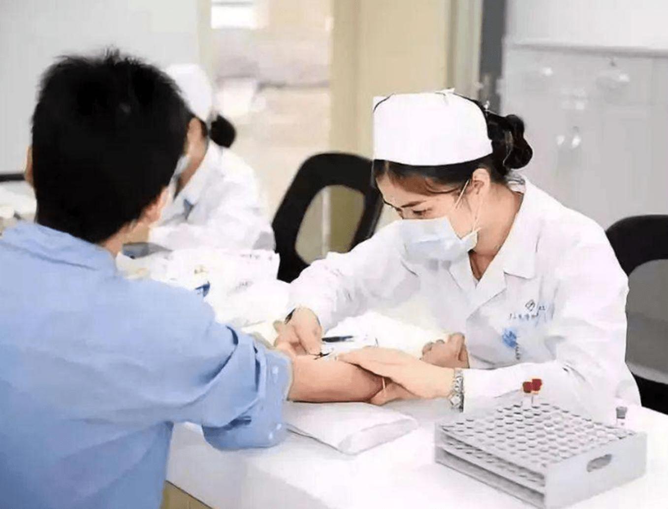 梅毒脚气是单脚有还是双脚有,梅毒脚气的特征