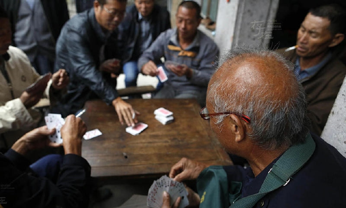 “职业背债”骗局曝光,帮人背债职业中介骗局