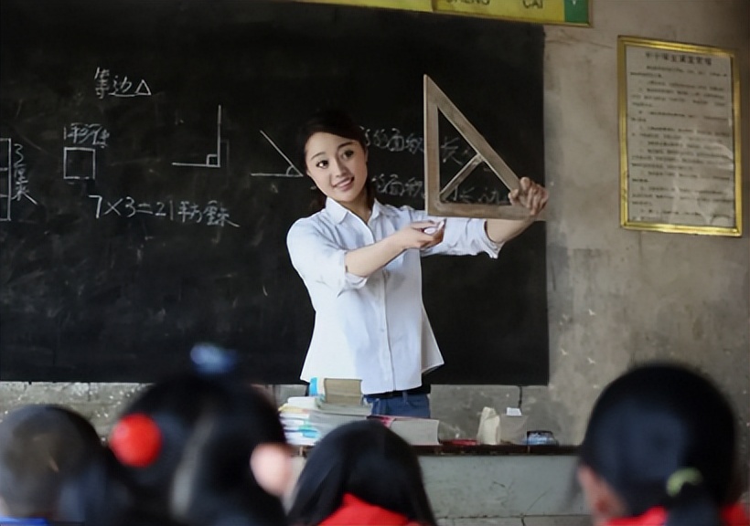 特岗教师在无编制的三年内评优吗,特岗教师无编属于合同工吗