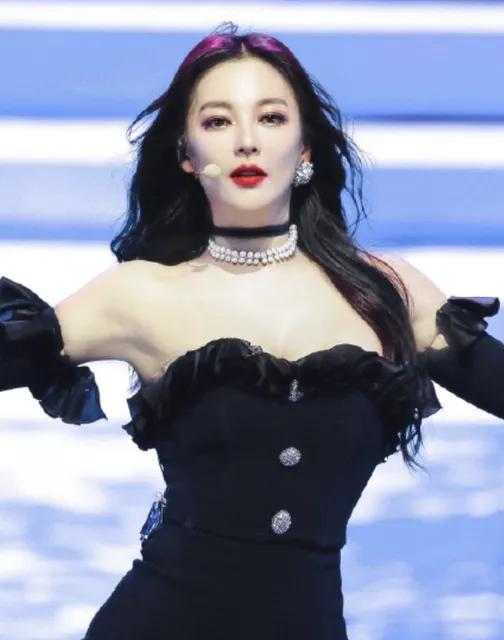 张雨绮也太有女王范了吧,十年过去张雨绮风采依旧