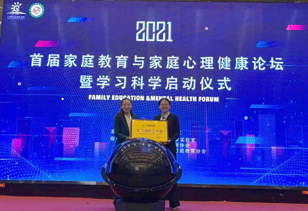 心中有梦眼中有光脚下有行动,心中有梦眼里有光脚踏实地