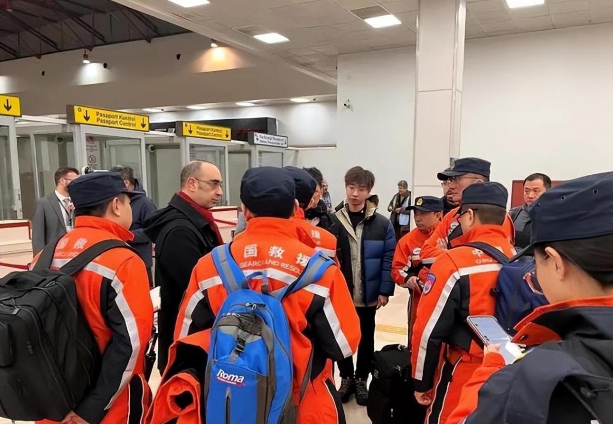 收下韩国4吨“脏衣臭袜”后，土耳其向中国提要求：提供全新物资