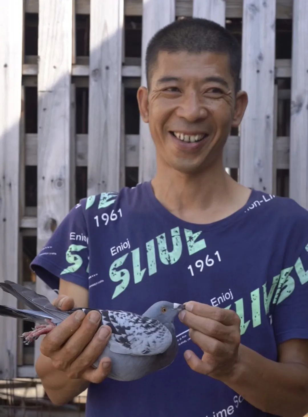 陋棚一样可以飞出“飞龙荣耀杯”13760羽总冠军，王志杭夺得亚军