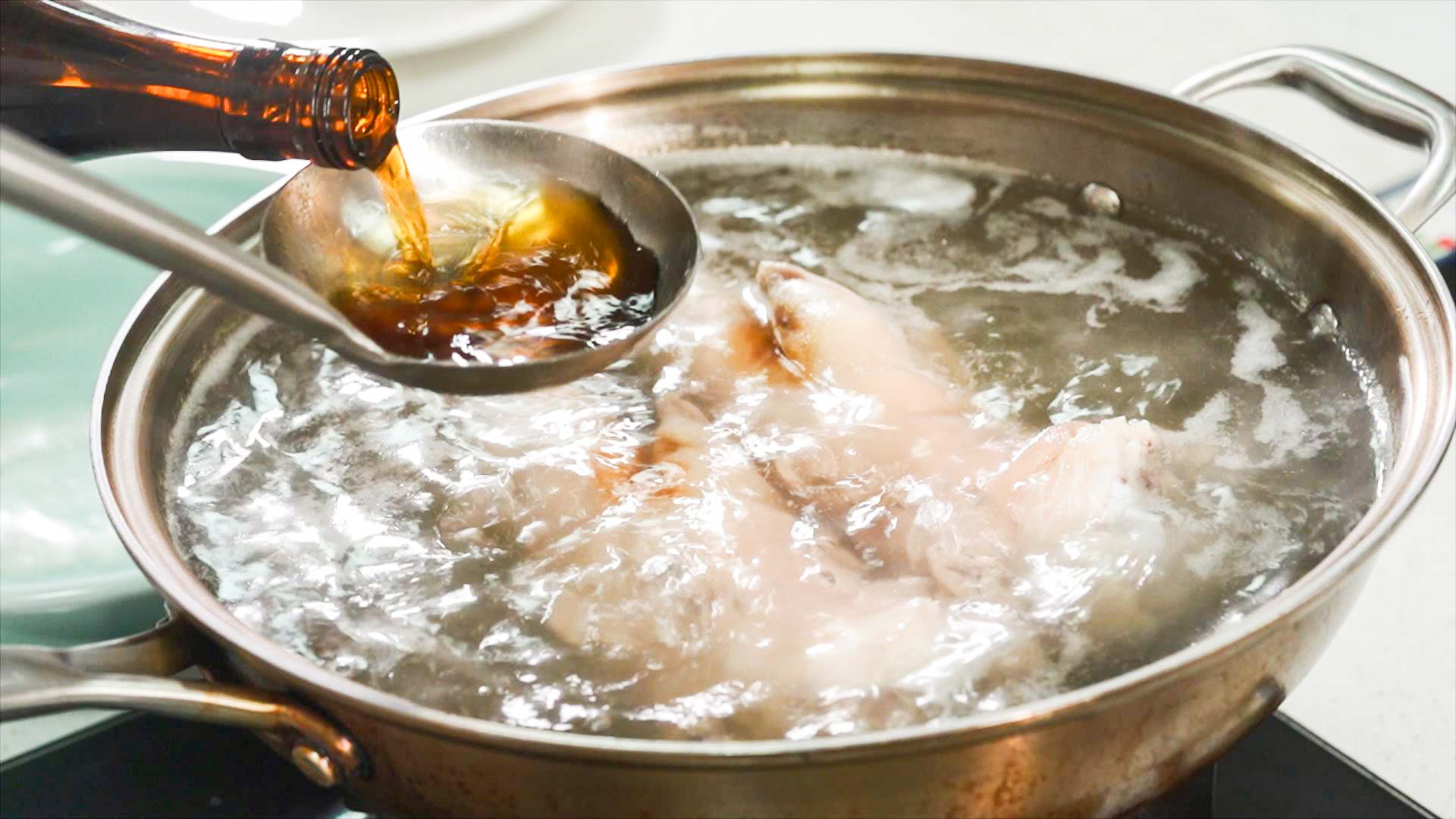 卤猪蹄怎么做才q弹劲道好吃,怎样卤猪蹄又香又软糯