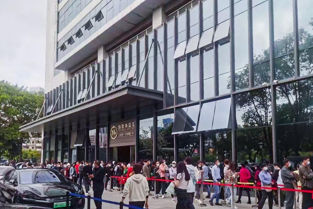 深圳凌晨还有这么多人排队,深圳办理香港签证要预约吗